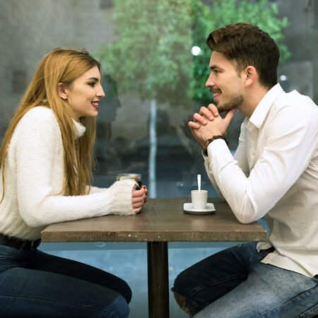 A quel moment appeler une fille ou un mec après le rendez-vous ? Quoi écrire et comment agir ?