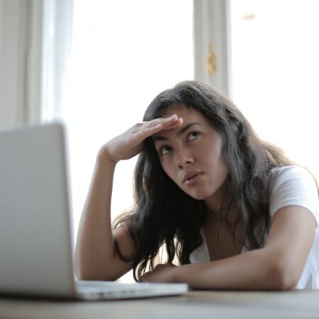 Comment faire confiance à un homme dans la rencontre en ligne ?