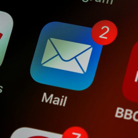 Pourquoi je reçois des e-mails / SMS de site de rencontre (SPAM) ?