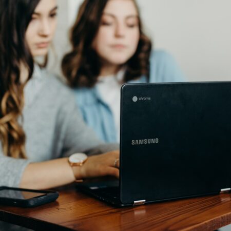 Comment savoir si quelqu’un est sur un site de rencontre ?